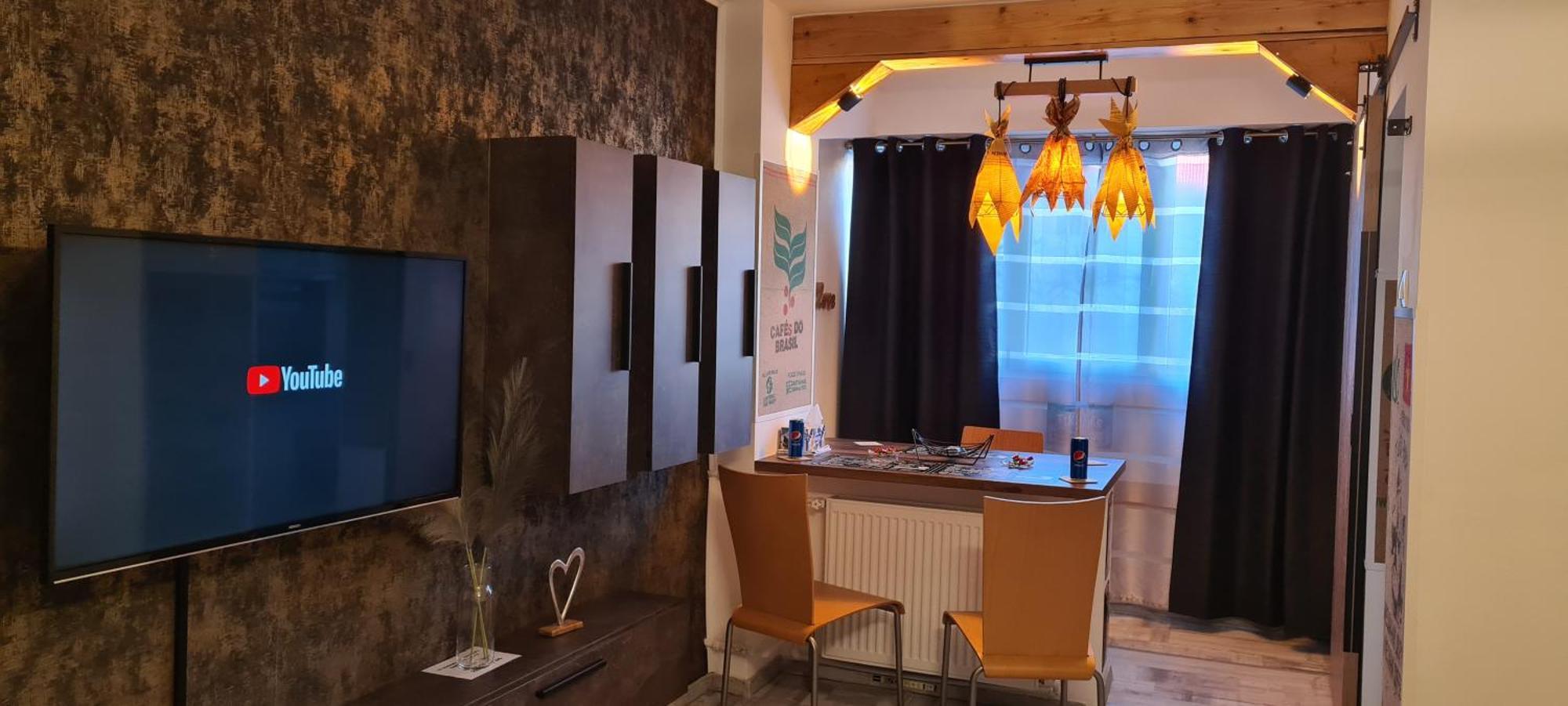 Tiki'S Bar Studio Bukarest Kültér fotó