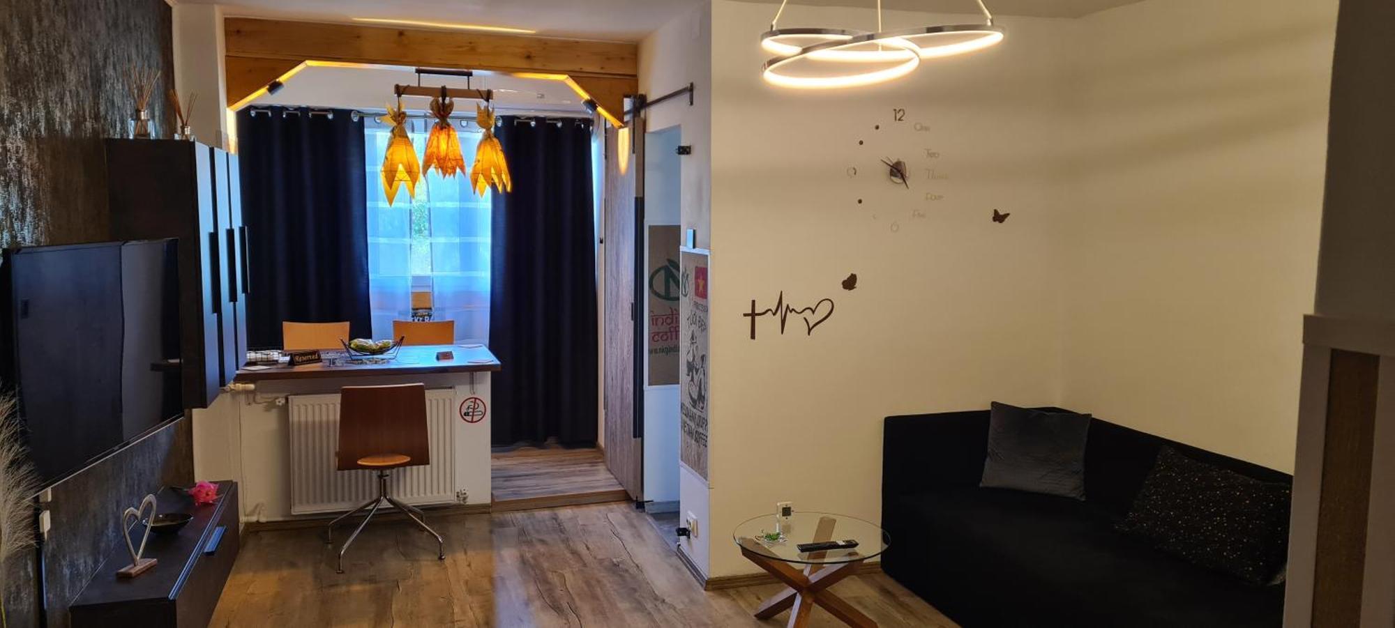 Tiki'S Bar Studio Bukarest Kültér fotó